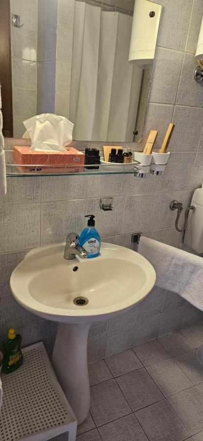 Salyna "Rooms Bela" Ičići Eksteriør bilde